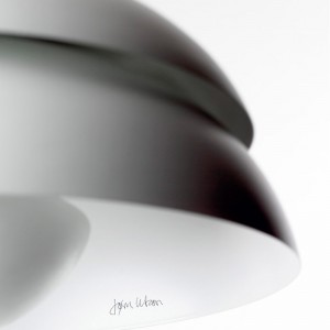 Lámpara Concert p1 en detalle firmada por su diseñador Jorn Utzon en color blanco