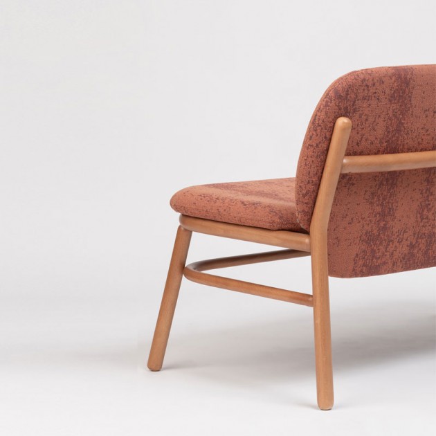 Respaldo sillón doble Lana madera respaldo bajo de Ondarreta en Moises Showroom