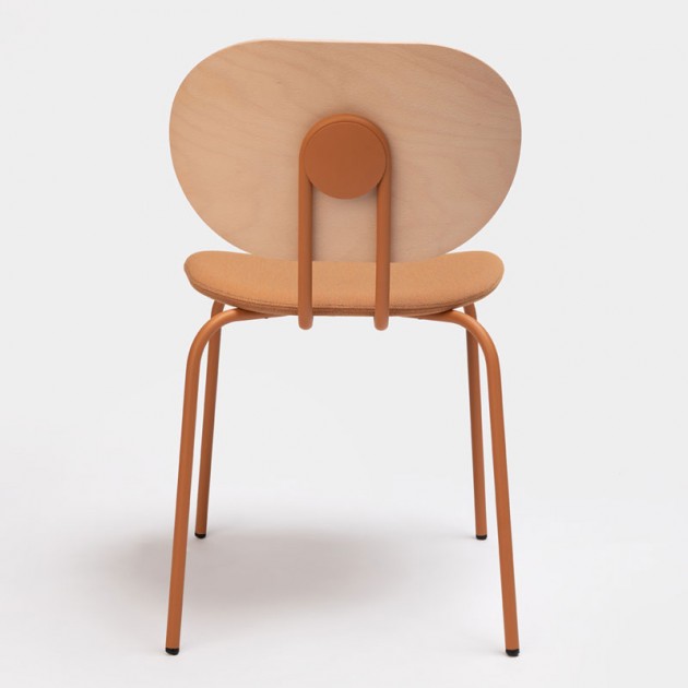 Respaldo silla Hari respaldo de madera de Ondarreta en Moises Showroom