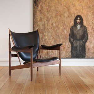 Chieftain chair de Finn Juhl tapizado piel madera nogal en Moises Showroom