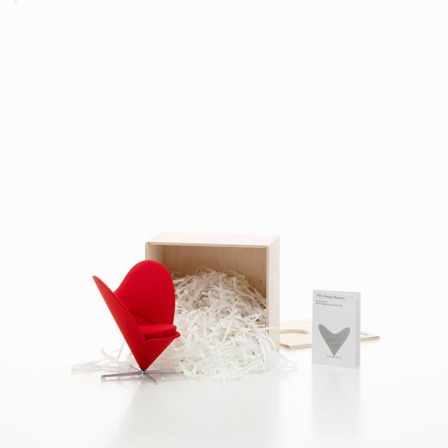 Miniatura Heart Shaped Cone chair Vitra
