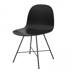Silla 2D Dining Chair de Gubi en abedul lacado negro en Moises Showroom