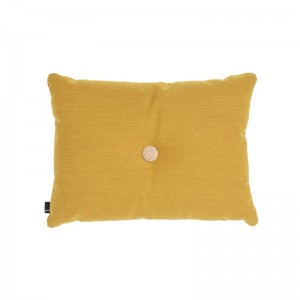 DOT Cushion Golden Yellow de HAY en Moises Showroom