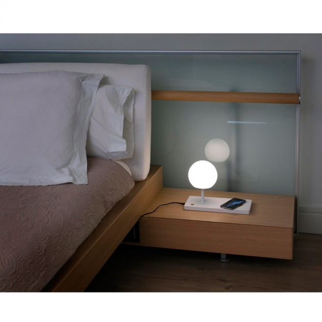 dormitorio con lámpara Niko sobremesa Faro Barcelona