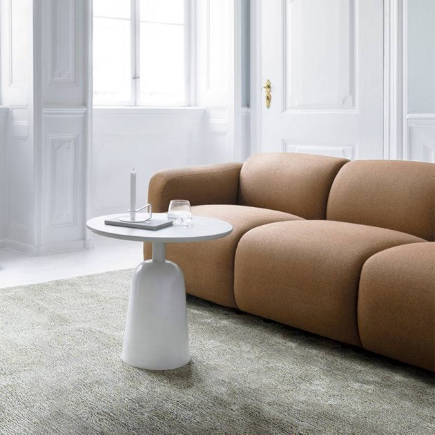 Mesa auxiliar Turn Table de Normann Copenhagen color warm grey en Moises Showroom