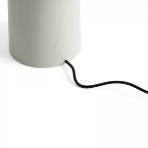 Pao Portable Lamp de HAY en Moises Showroom