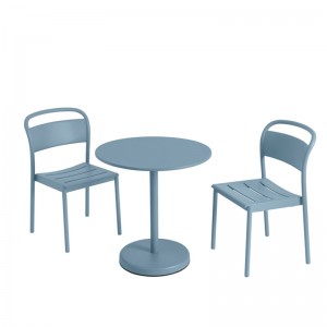 Sillas linear steel con mesa de café linear steel redonda azul palo Muuto