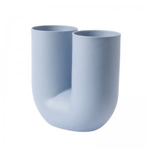 Kink vase light blue vista de Muuto