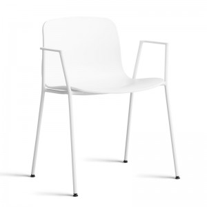 About A Chair AAC18 color blanco con pata blanca de HAY