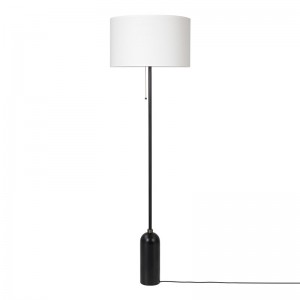 Lámpara de pie Gravity Floor Lamp blackened steel con pantalla blanca de Gubi en Moises Showroom